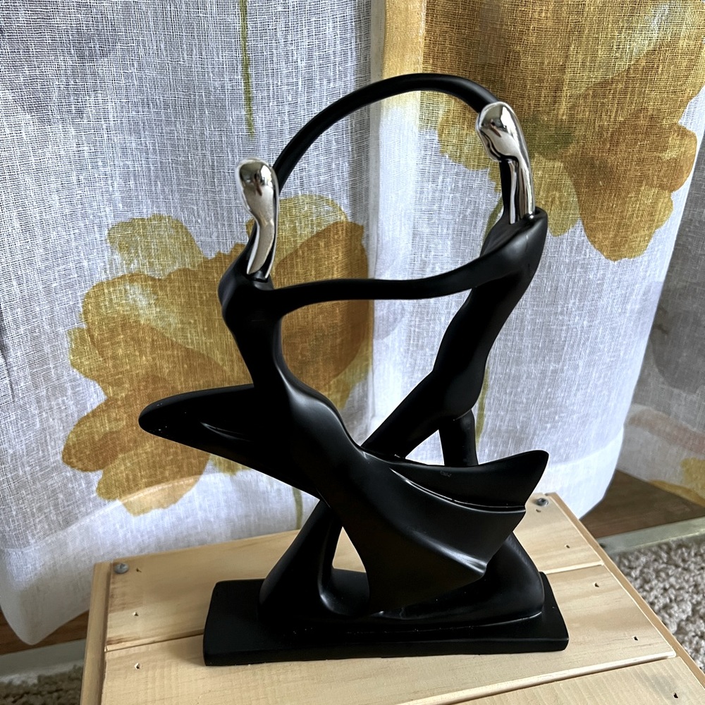 NWB - Dancing couple sculpture